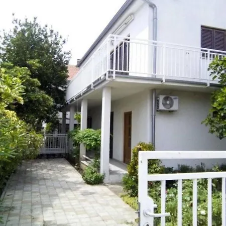 Appartamento Vale - 450m To The