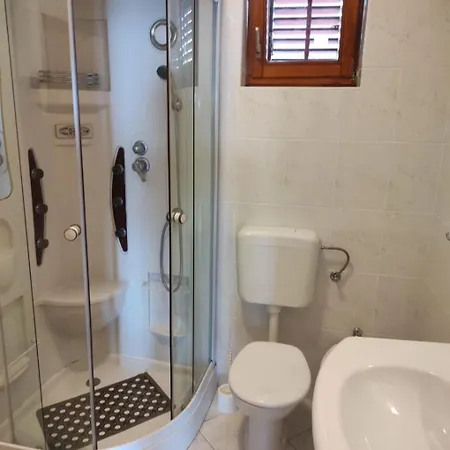 Apartman Vale - 450m To The *