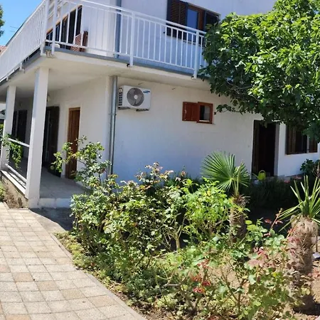 Vale - 450m To The Vodice